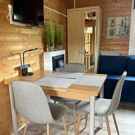 Hotel Blockhuette Mit Wohnwagen Direkt Am Bikepark Und Skilift